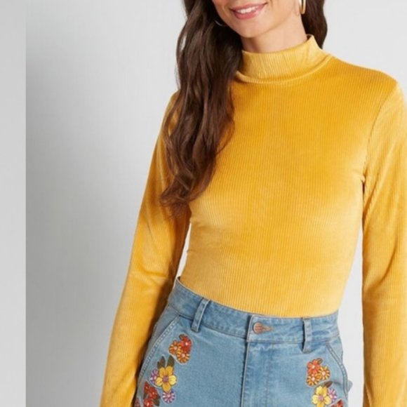 Modcloth Tops - Mod Cloth Long Sleeve Ribbed Velvet Turtleneck Bodysuit S